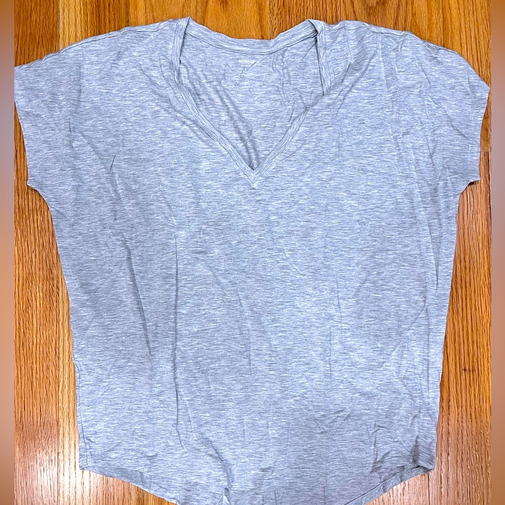 Express Relaxed Fit V Neck Tee